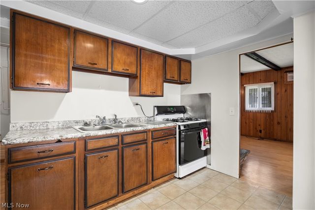 142 Parmely Avenue, Elyria, OH 44035