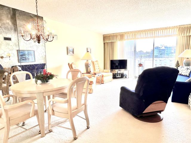 231 E Lantana Road 202, Lantana, FL 33462