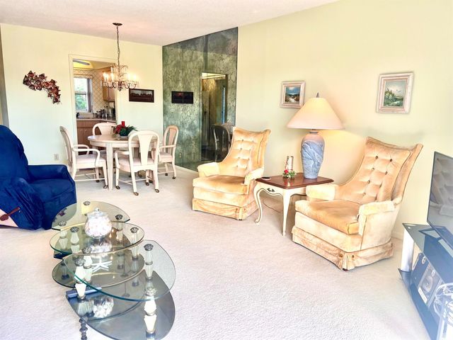 231 E Lantana Road 202, Lantana, FL 33462