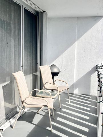 231 E Lantana Road 202, Lantana, FL 33462