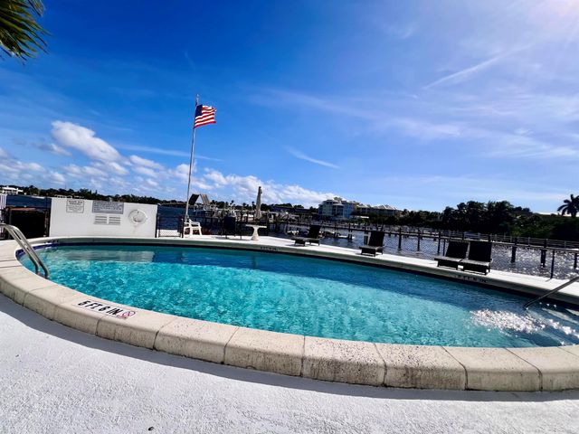 231 E Lantana Road 202, Lantana, FL 33462