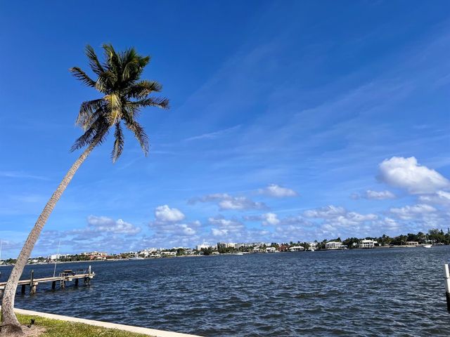 231 E Lantana Road 202, Lantana, FL 33462