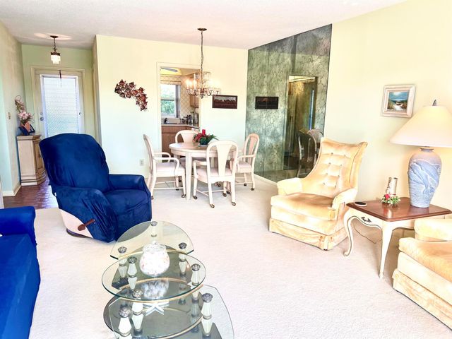 231 E Lantana Road 202, Lantana, FL 33462