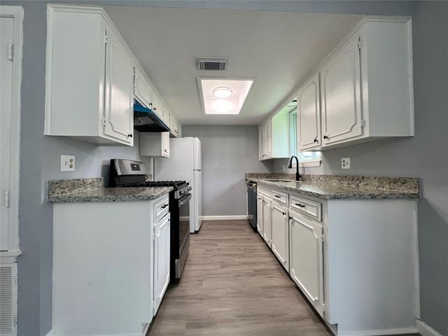 1902 Bunzel Street, Houston, TX 77088