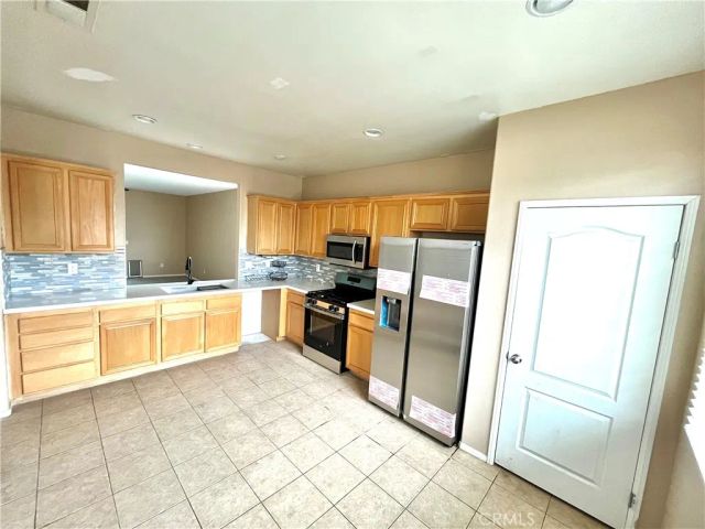 1110 Broadway Lane, Hemet, CA 92545