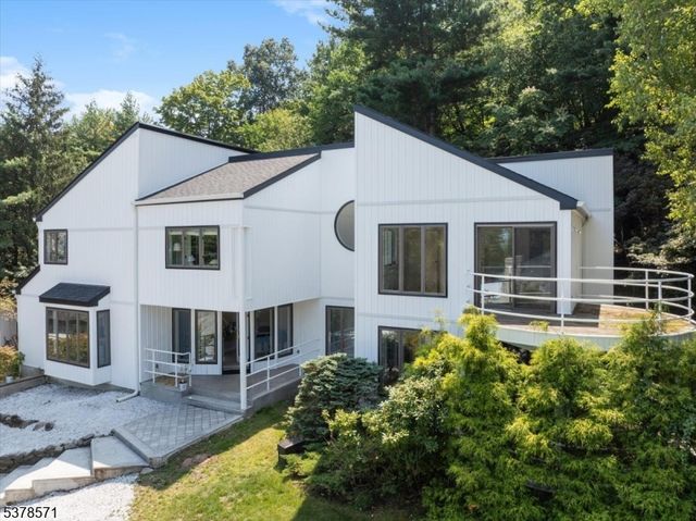 215 Eileen Dr, Cedar Grove Twp., NJ 07009