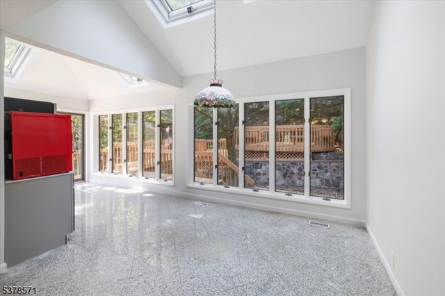 215 Eileen Dr, Cedar Grove Twp., NJ 07009