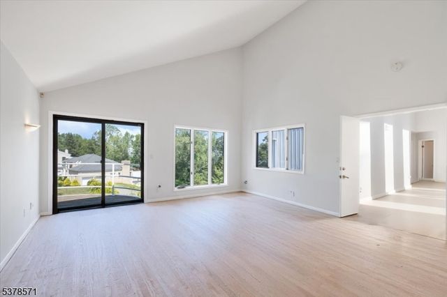 215 Eileen Dr, Cedar Grove Twp., NJ 07009