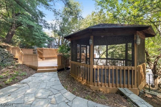 215 Eileen Dr, Cedar Grove Twp., NJ 07009