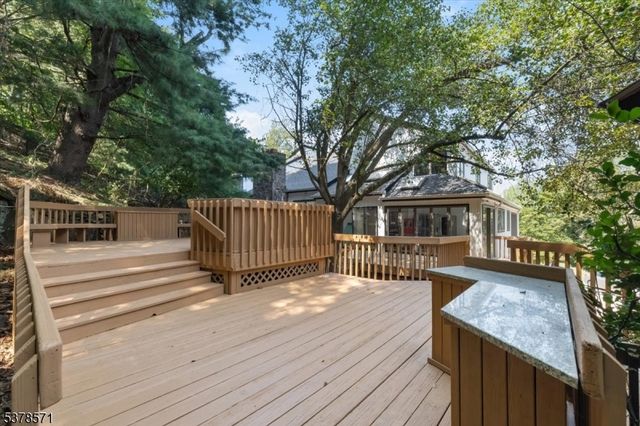 215 Eileen Dr, Cedar Grove Twp., NJ 07009