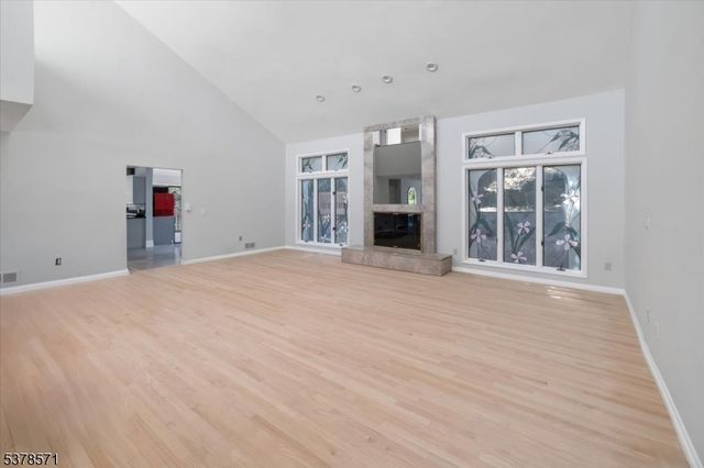 215 Eileen Dr, Cedar Grove Twp., NJ 07009