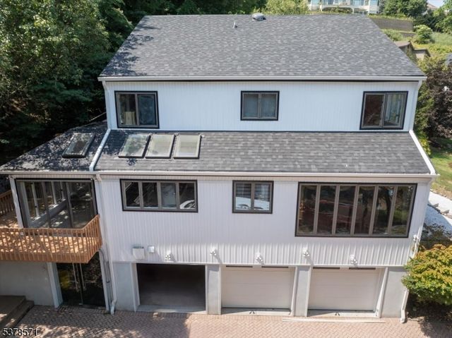 215 Eileen Dr, Cedar Grove Twp., NJ 07009