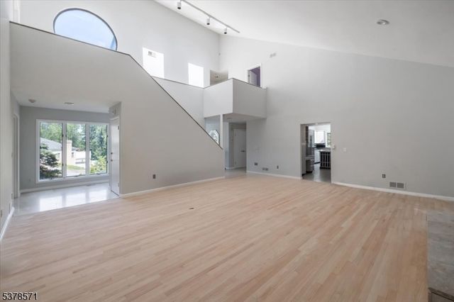 215 Eileen Dr, Cedar Grove Twp., NJ 07009