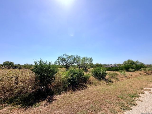 102 County Road 2665, Devine, TX 78016