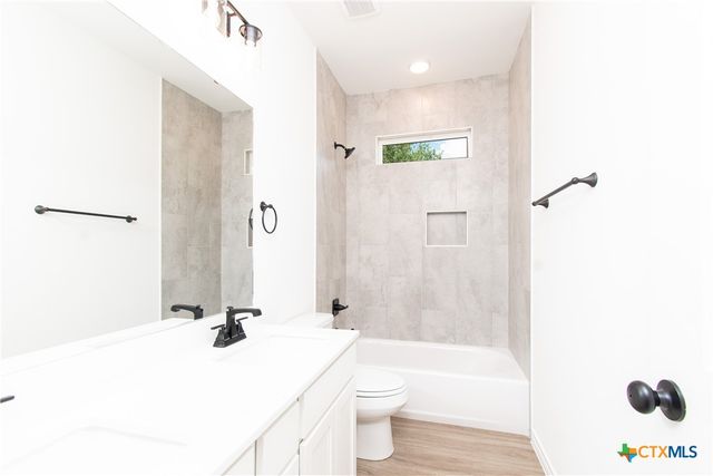 569 Bella Rose Drive, Belton, TX 76513