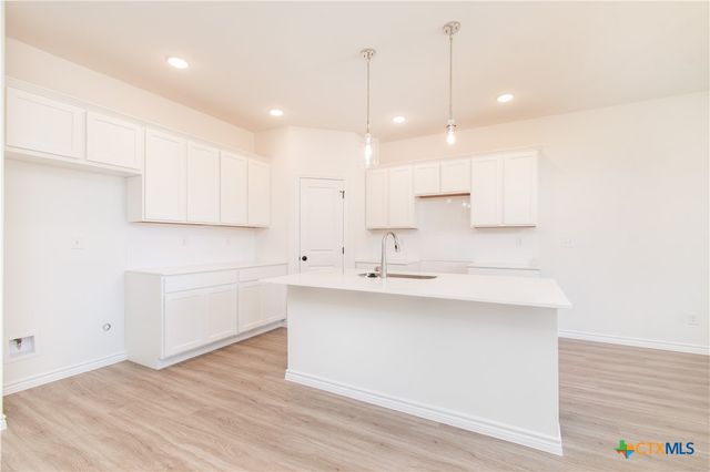 569 Bella Rose Drive, Belton, TX 76513