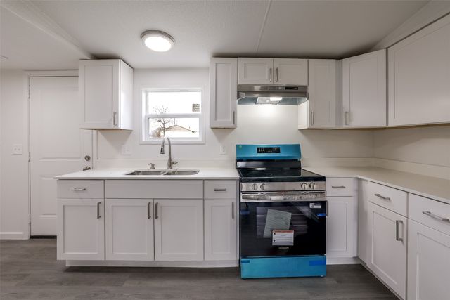 945 Walnut Street, Reno, TX 76020