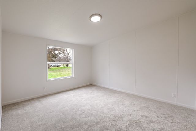 945 Walnut Street, Reno, TX 76020