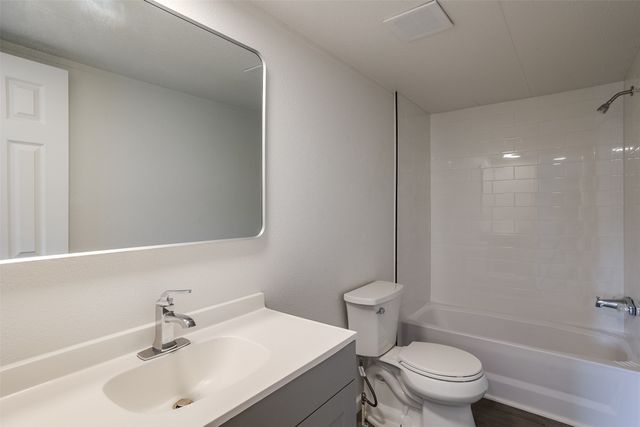 945 Walnut Street, Reno, TX 76020