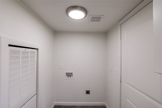 945 Walnut Street, Reno, TX 76020