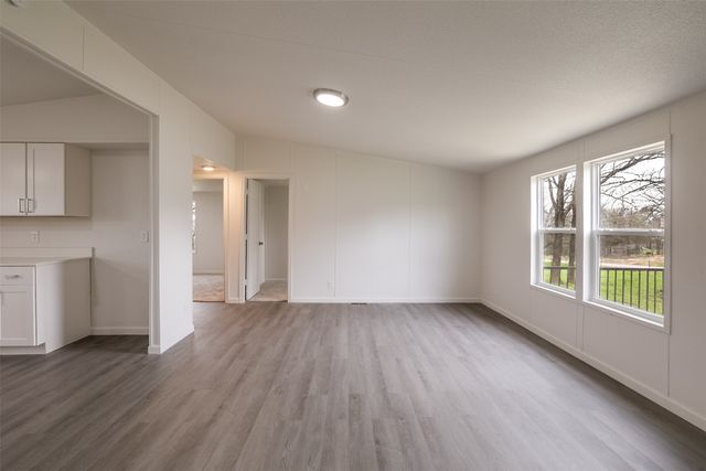 945 Walnut Street, Reno, TX 76020