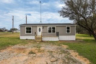 945 Walnut Street, Reno, TX 76020