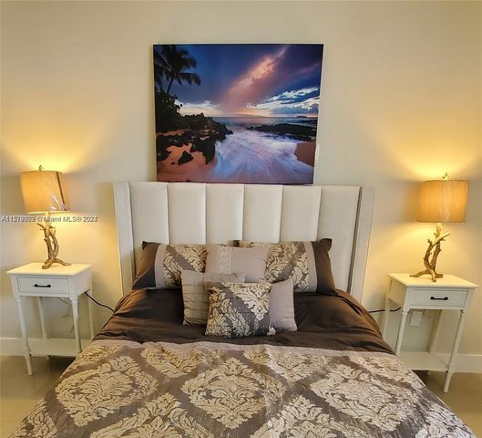 2457 Collins Ave 606, Miami Beach, FL 33140