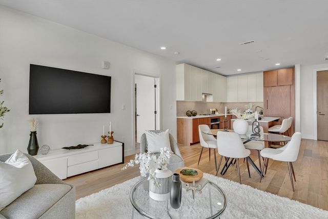 566 Columbus Ave 509, Boston, MA 02118