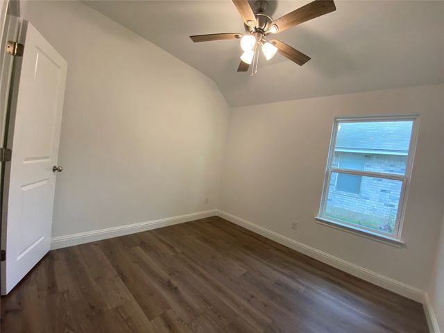 115 E 13th Avenue, Corsicana, TX 75110