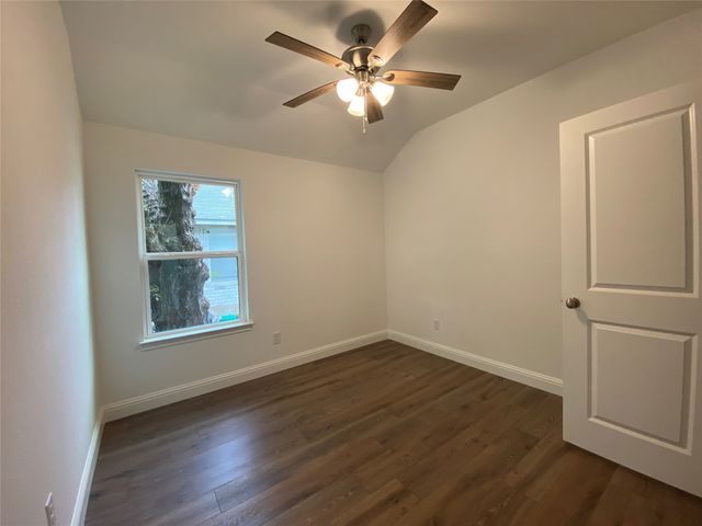 115 E 13th Avenue, Corsicana, TX 75110