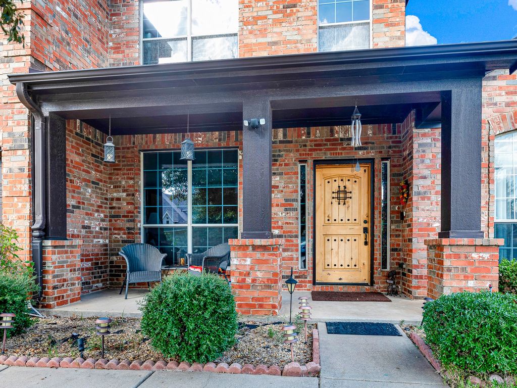 2328 Tawny Owl Road, Grand Prairie, TX 75052 — photo 2