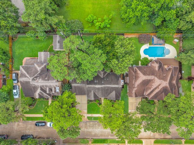 16318 Avenplace Road, Tomball, TX 77377
