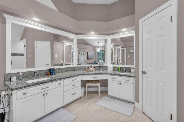 16318 Avenplace Road, Tomball, TX 77377