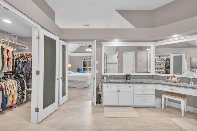 16318 Avenplace Road, Tomball, TX 77377