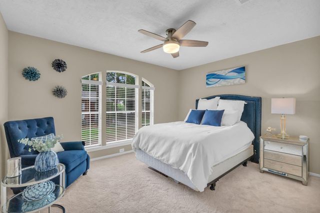 16318 Avenplace Road, Tomball, TX 77377