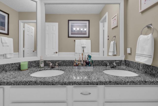 16318 Avenplace Road, Tomball, TX 77377