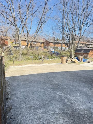 825 Oakwood Terrace Dr, Antioch, TN 37013