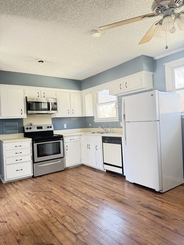 825 Oakwood Terrace Dr, Antioch, TN 37013