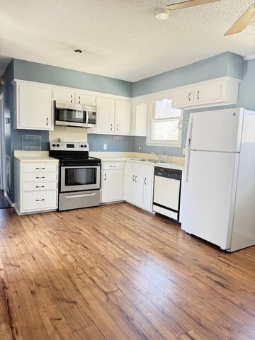 825 Oakwood Terrace Dr, Antioch, TN 37013