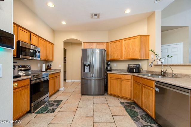 6774 W ROWEL Road, Peoria, AZ 85383