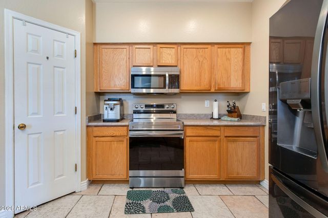 6774 W ROWEL Road, Peoria, AZ 85383
