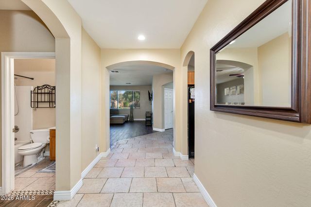 6774 W ROWEL Road, Peoria, AZ 85383