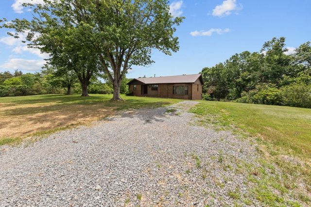 4169 Bledsoe St, Westmoreland, TN 37186