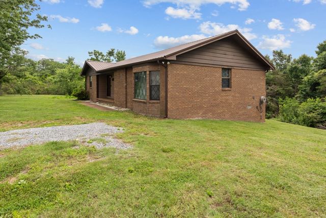 4169 Bledsoe St, Westmoreland, TN 37186
