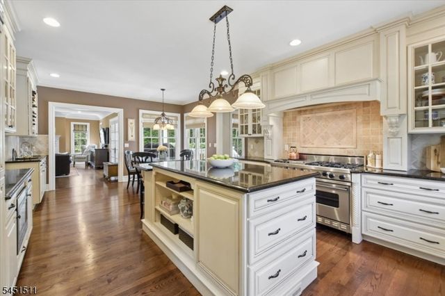 16 Sinclair Ter, Madison Boro, NJ 07940