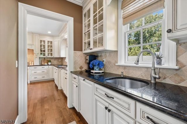 16 Sinclair Ter, Madison Boro, NJ 07940