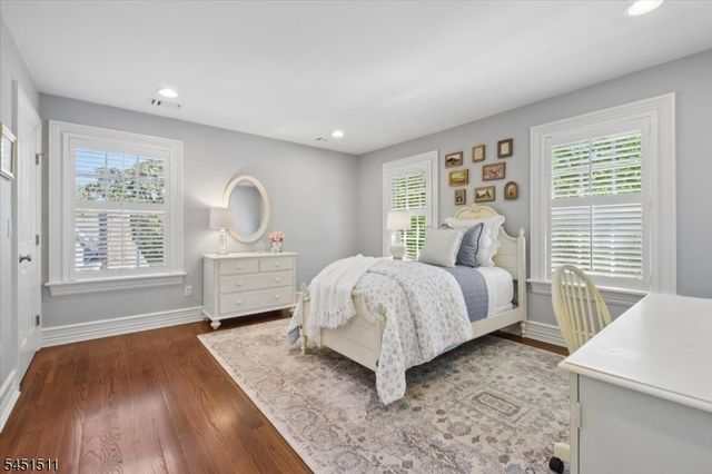 16 Sinclair Ter, Madison Boro, NJ 07940