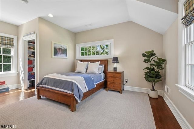 16 Sinclair Ter, Madison Boro, NJ 07940