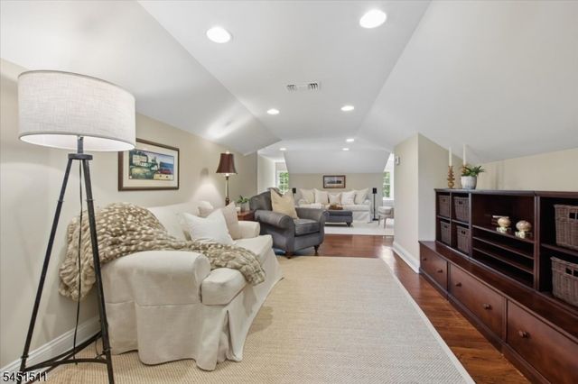 16 Sinclair Ter, Madison Boro, NJ 07940