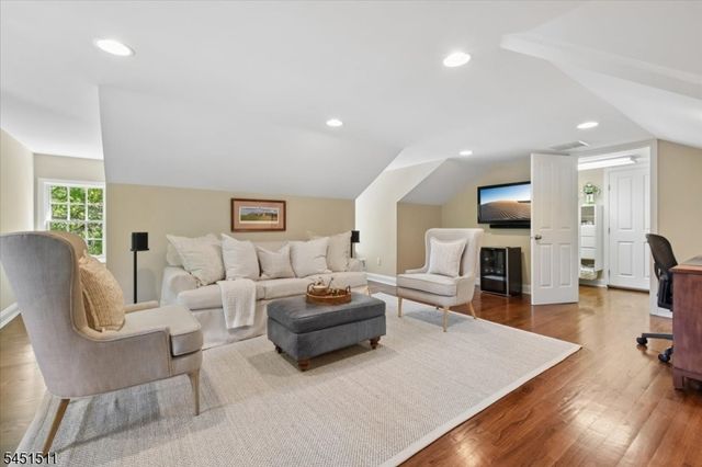 16 Sinclair Ter, Madison Boro, NJ 07940